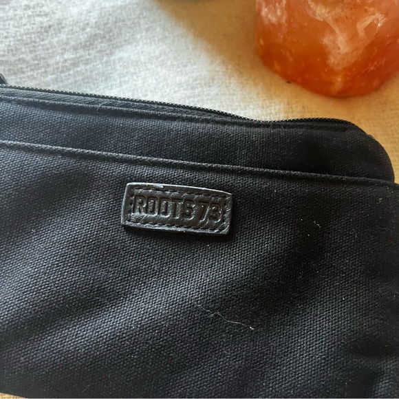 Roots Hand Clutch Wallet - Picture 3 of 5